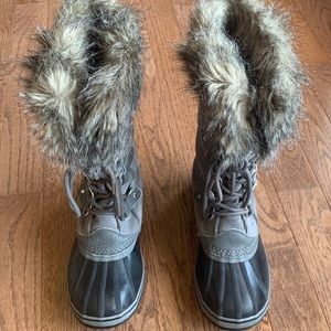 SOREL WOMEN'S JOAN OF ARCTIC™ BOOT    SIZE 11 in Quarry/ Black